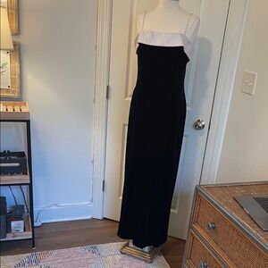 Alex Evenings Classy Black and White Column Dress Sz 14